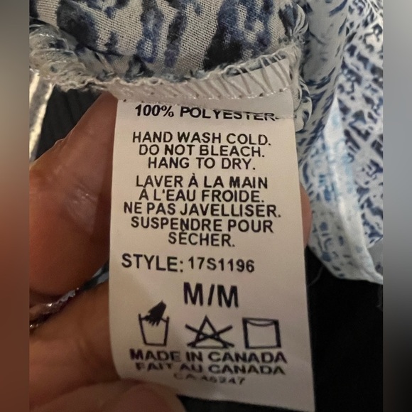 Michael Tyler Top, perfect for your next paradise vacation size Medium - Picture 9 of 10